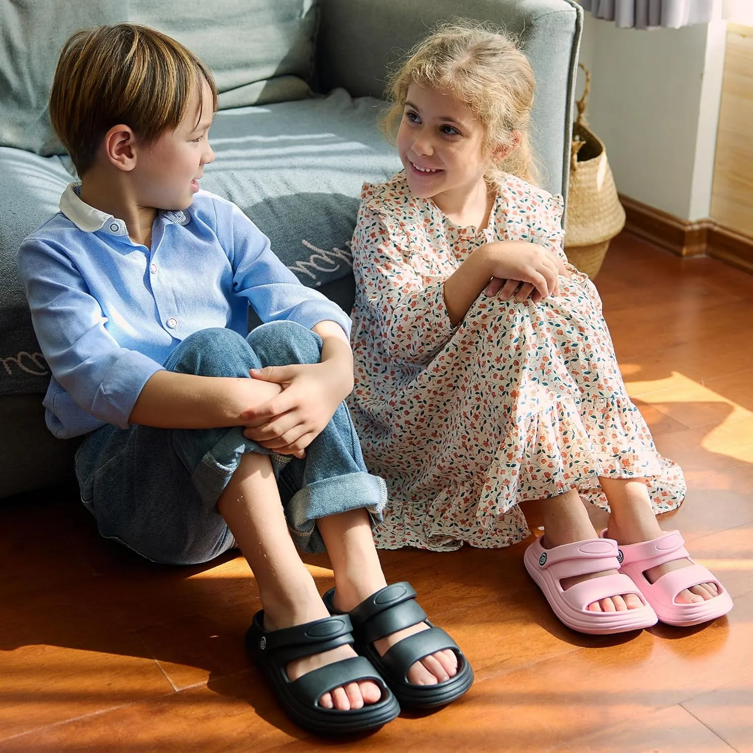 Axcone Kid's Boys Girls Comfort Clogs Slippers Cartoon Garden Shoes Breathable Non-Slip Beach Pool Sandal All-Terrain Parallel Bars Cloud SlippersToddler/Little Kids/Big Kids
