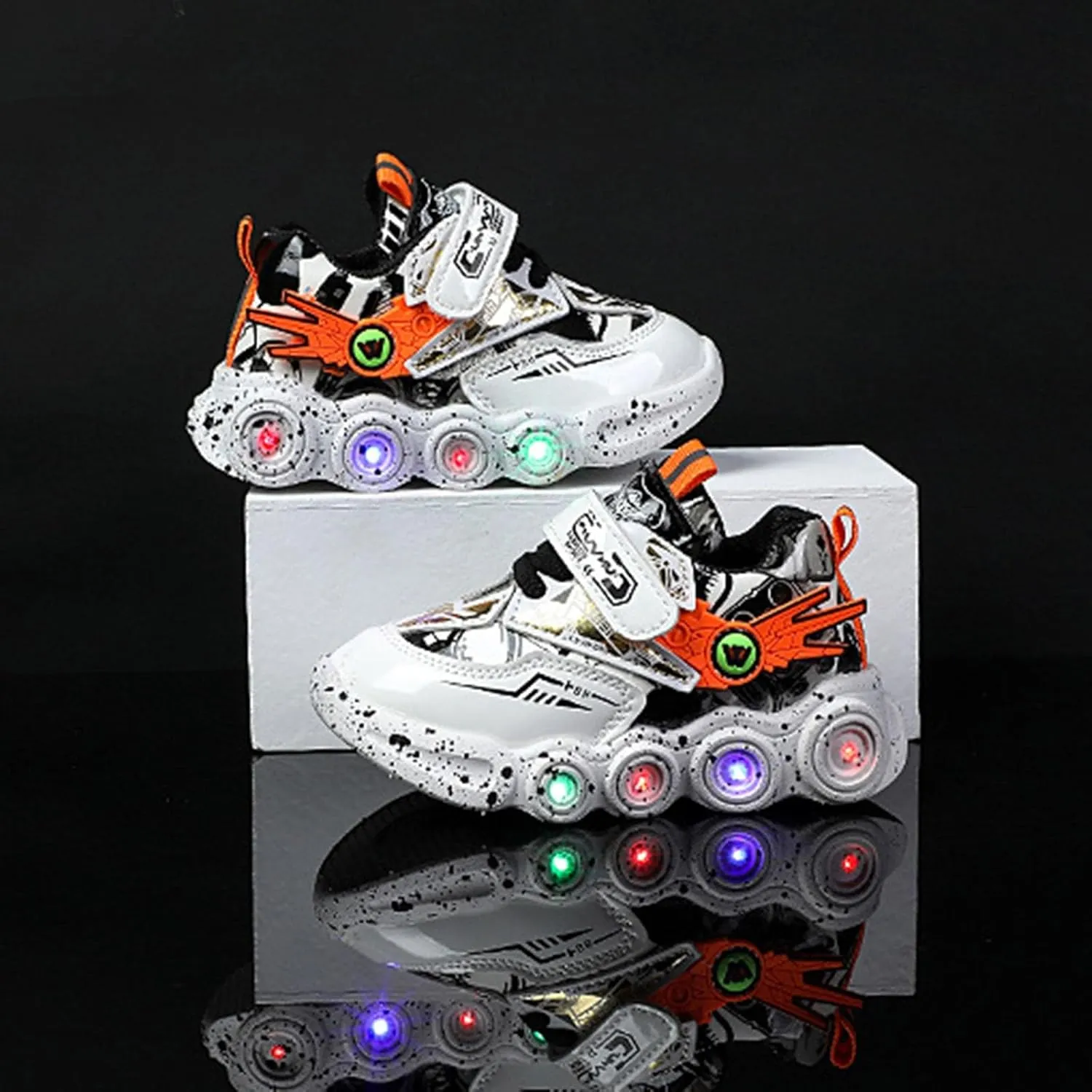Boys Basketball Shoes Sneakers for Boys Children's Luminous Light Shoes Fashion Trend Mesh Athletic