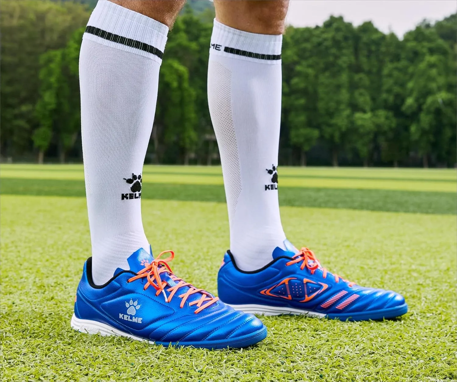 KELME Men Indoor Turf Soccer Shoe, Arch Support Soccer Cleats, Performance Futsal Sneaker