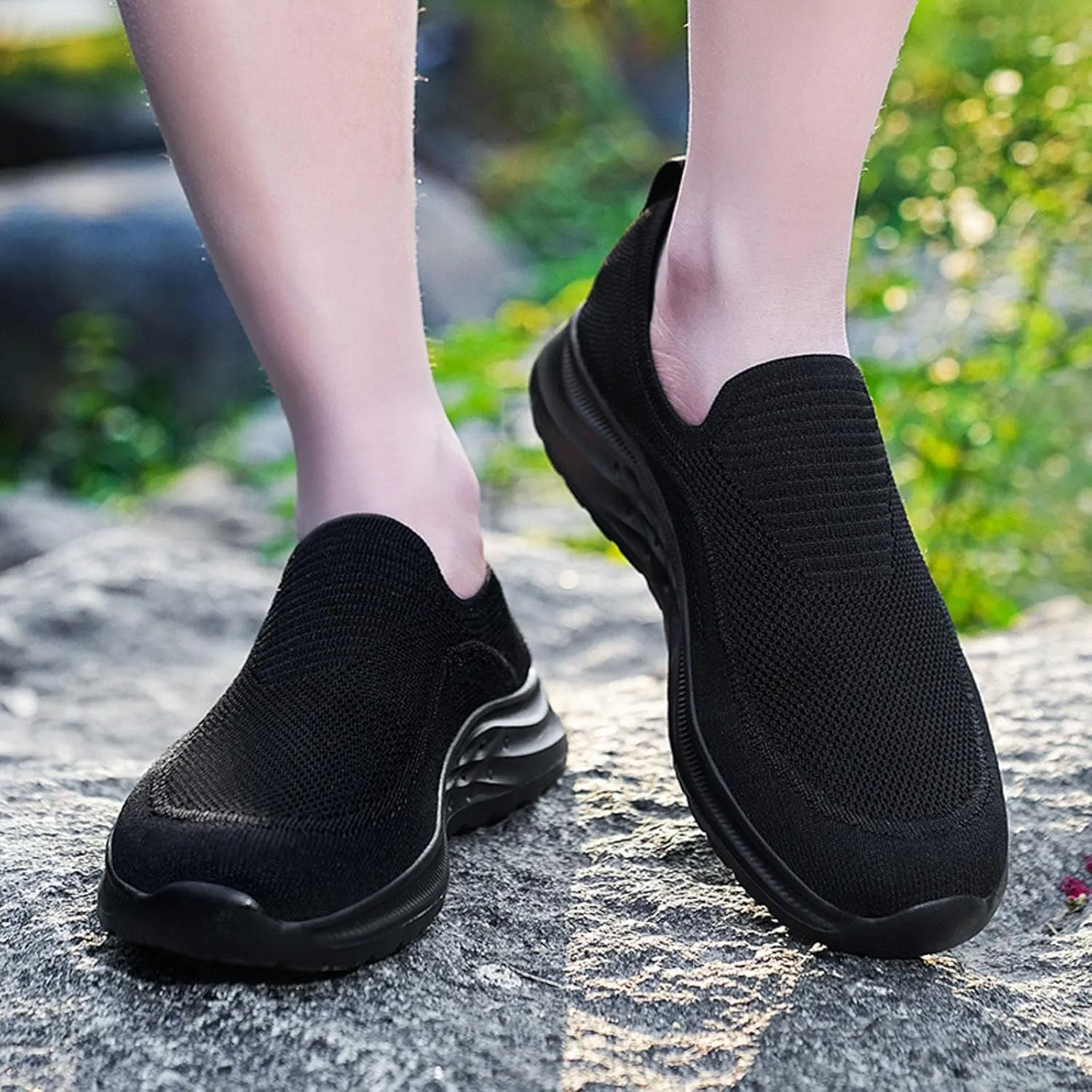 Men Sports Shoes Fashionable New Pattern Simple Solid Color Lightweight Flat Bottom Comfortable Slip On Sneaker Mens