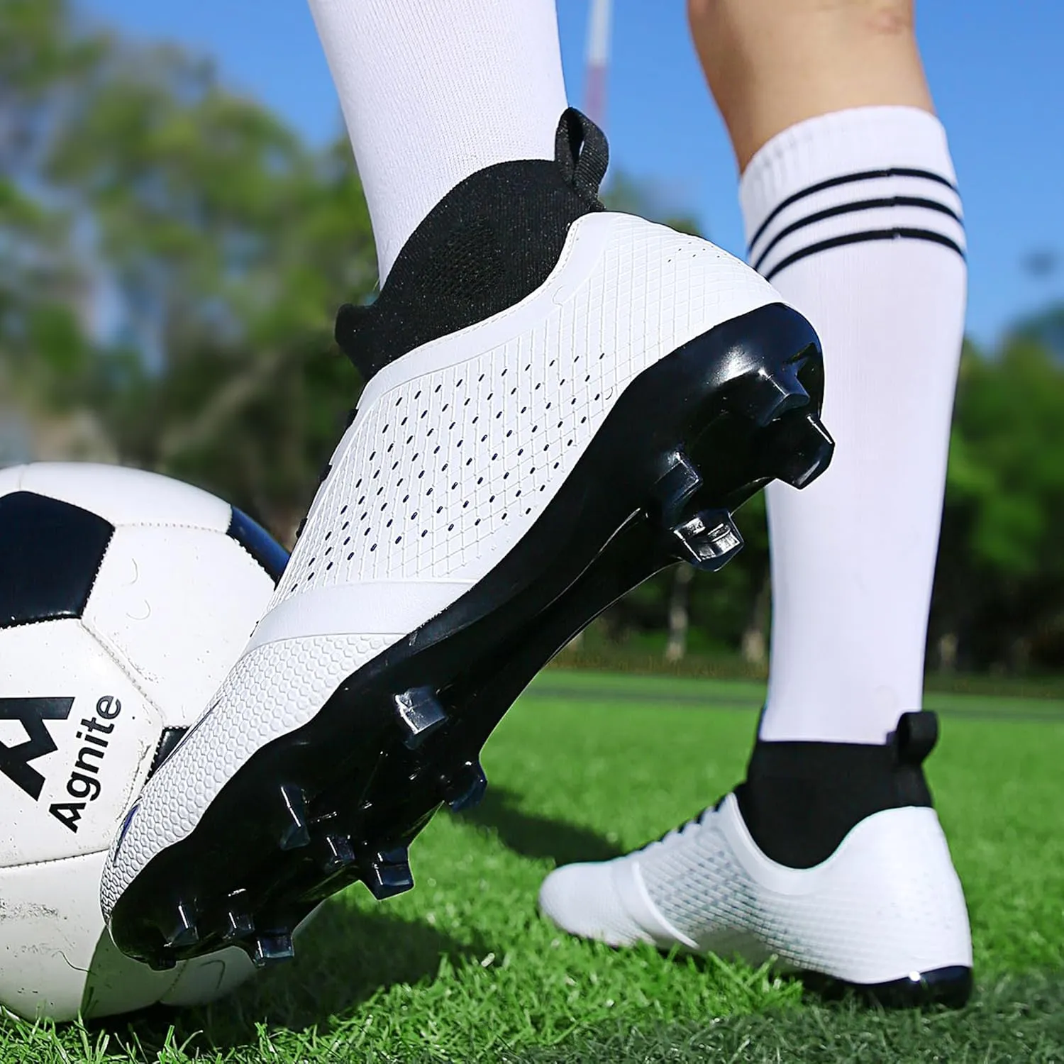 Men's Soccer Cleats High-Tops Lace-Up Non-Slip Football Cleats Outdoor Sports Athletic Soccer Shoes Big Boy HG Turf Boots