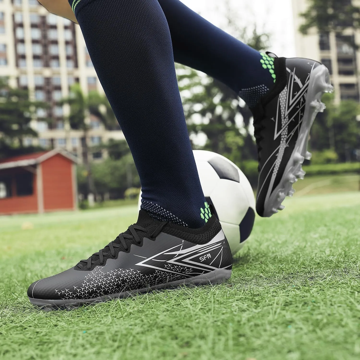 Mens Soccer Cleats Outdoor AG/FG Professional Football Shoes Lightweight Breathable Youth Boys Athletic Training Sneakers
