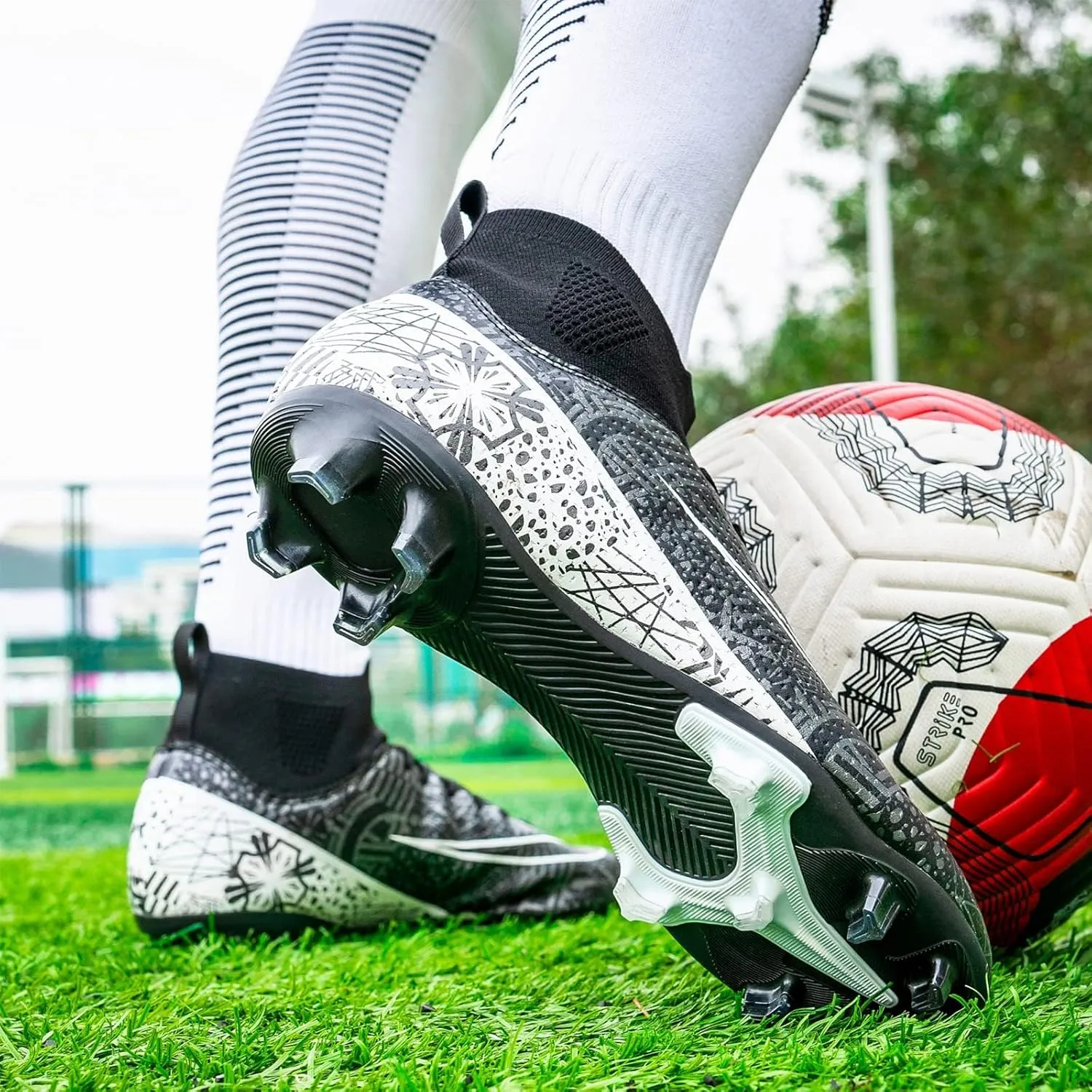 Tongzone Kids Soccer Cleats Boys Girls Indoor/Outdoor Trainning Shoes Athletic
