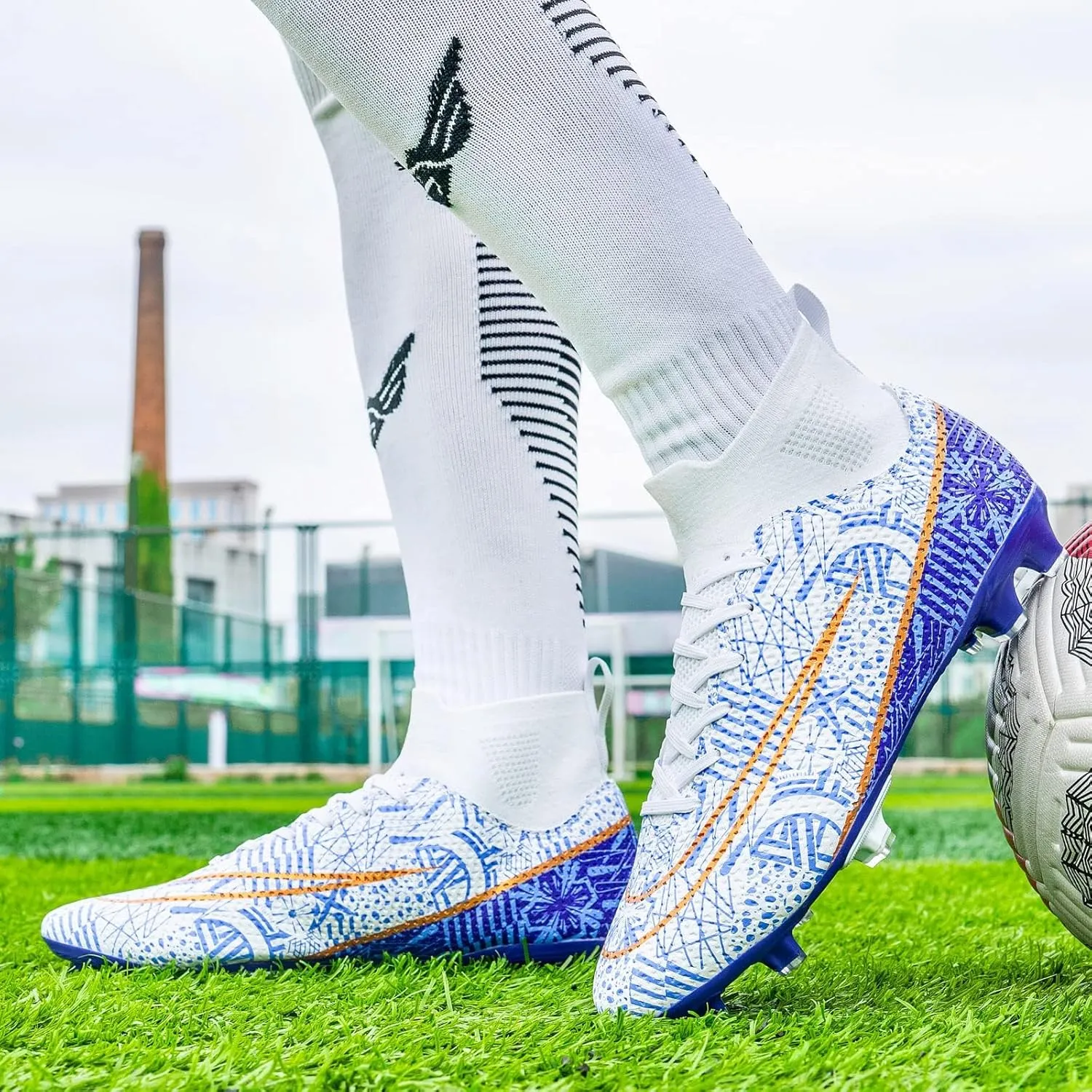 Tongzone Kids Soccer Cleats Boys Girls Indoor/Outdoor Trainning Shoes Athletic