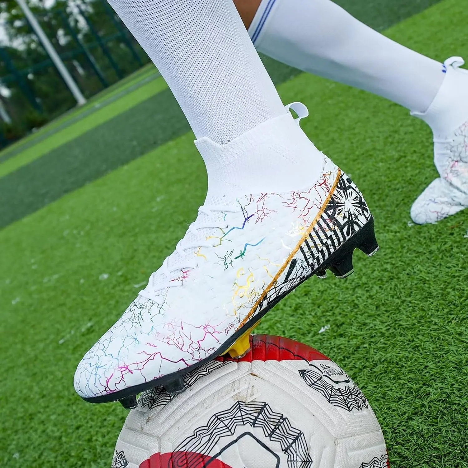 Unisex-Child Soccer Cleats Lightweight Training Football Cleats for Youth Futsal