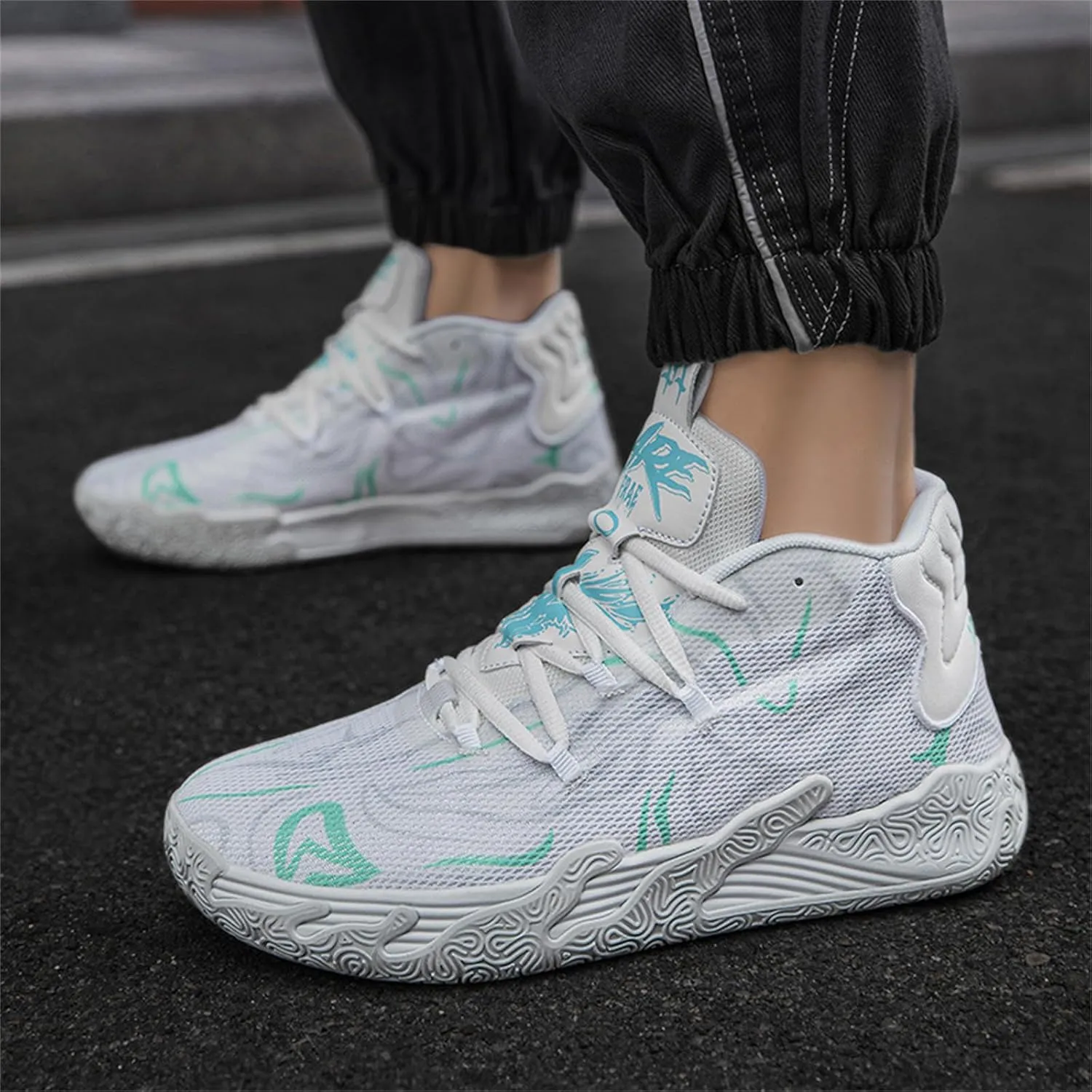 Womens Lightweight Lace Up High Top Fashion Basketball Shoes Soft Non-Slip Running Tennis Volleyball Sneakers Classic Sports Shoes