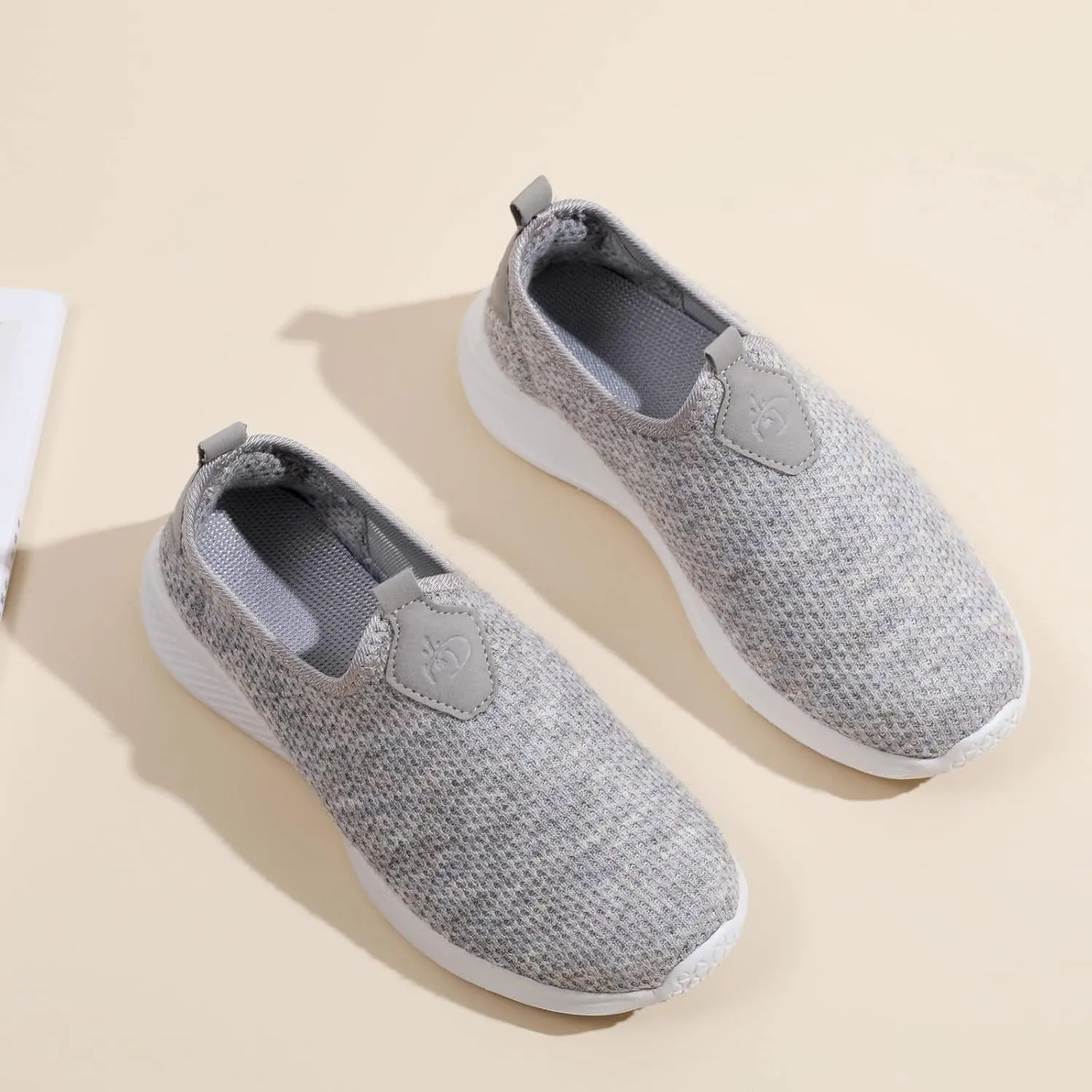 Womens Slip on Walking Shoes Comfort Lightweight Walking Shoes Women Walking Casual Shoes Trendy High Top Sneakers Slip On Tennis Shoe Loafers Casual Slip On