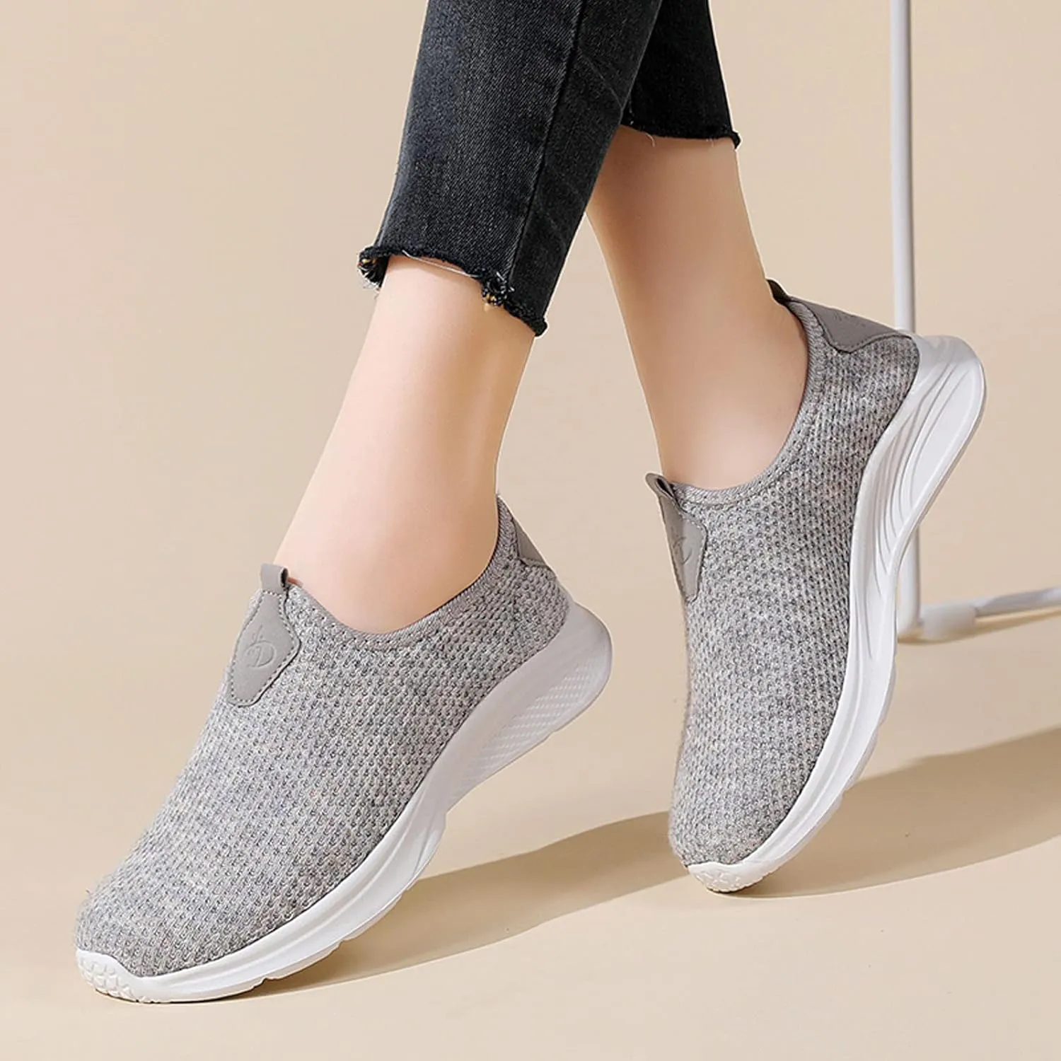 Womens Slip on Walking Shoes Comfort Lightweight Walking Shoes Women Walking Casual Shoes Trendy High Top Sneakers Slip On Tennis Shoe Loafers Casual Slip On