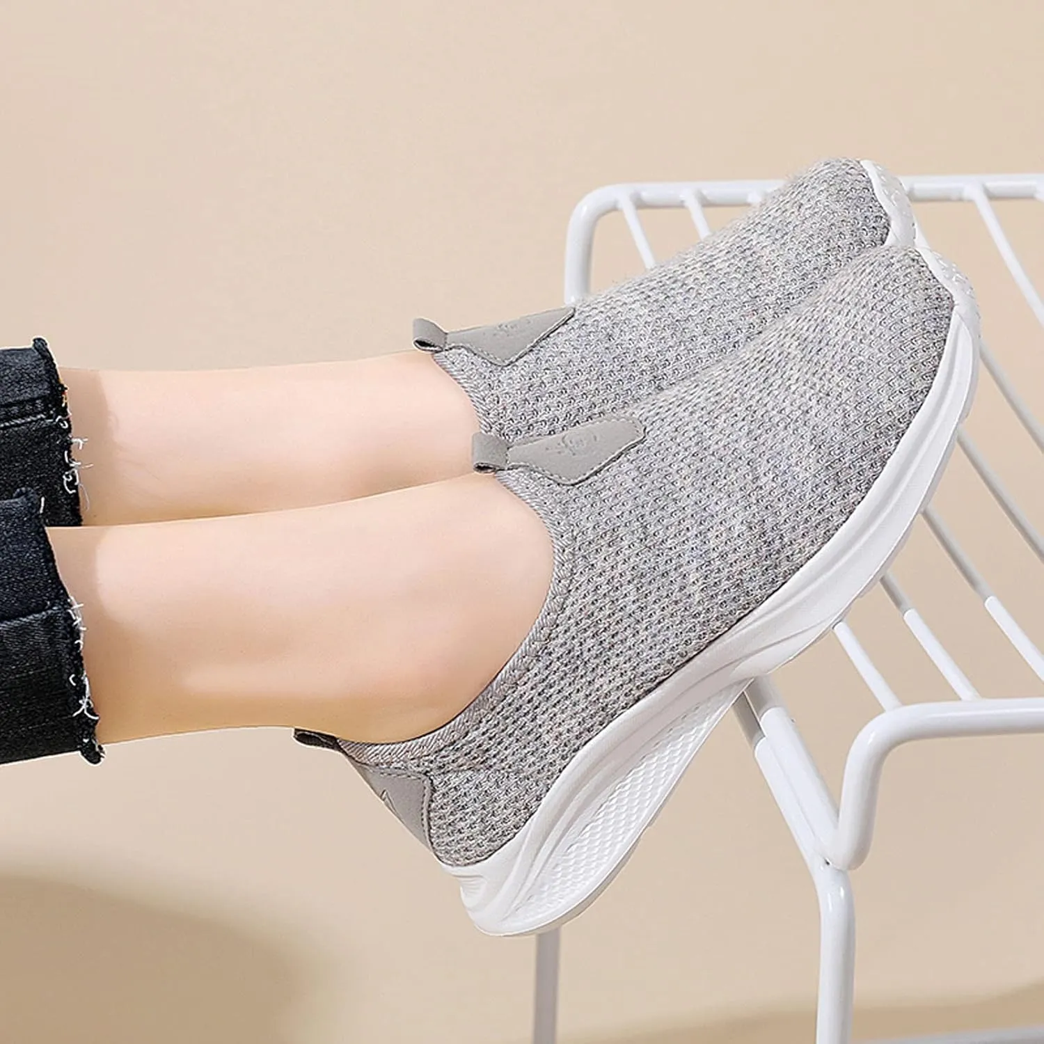Womens Slip on Walking Shoes Comfort Lightweight Walking Shoes Women Walking Casual Shoes Trendy High Top Sneakers Slip On Tennis Shoe Loafers Casual Slip On