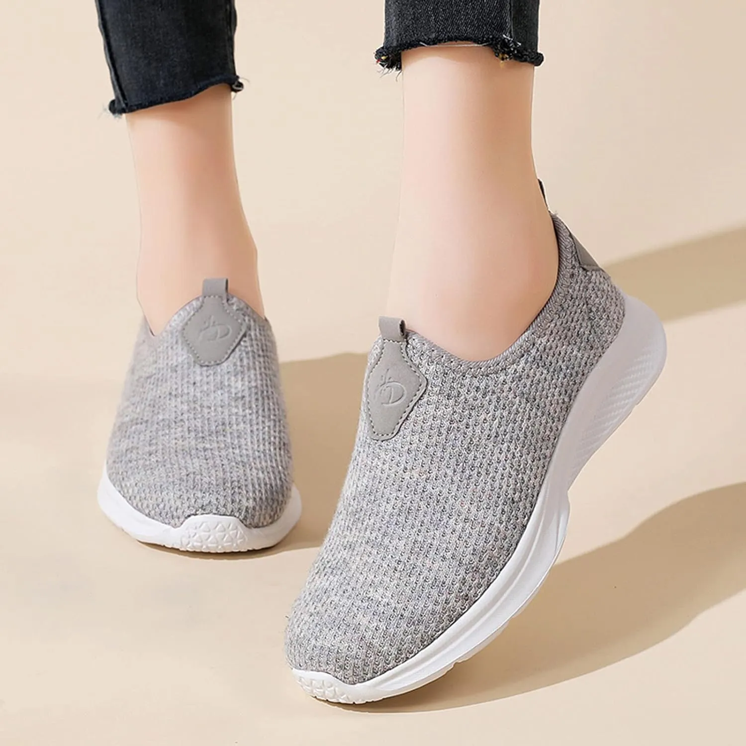 Womens Slip on Walking Shoes Comfort Lightweight Walking Shoes Women Walking Casual Shoes Trendy High Top Sneakers Slip On Tennis Shoe Loafers Casual Slip On